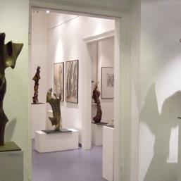 Skulpturen einer Ausstellung in der Galerie MITTE Dresden