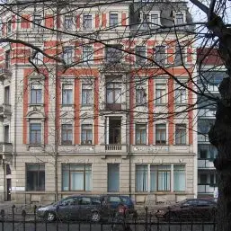 Galerie MITTE im Eckhaus Striesener Straße 49 in Dresden