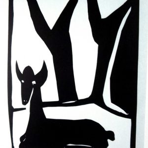 Die Künstlerin Christiane Latendorf gab ihrem schwarz/weißen Scherenschnitt den Titel "Ein Reh im Wald".