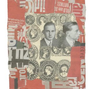 Rot-weiße und schwarz-weiße Zeitungsschnipsel und -ausrisse dominieren auch diese Collage des Künstlers Frank Voigt.